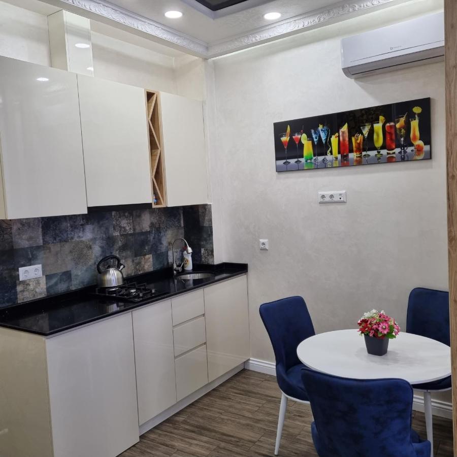 Batumi Apartment Dar Tower Bagian luar foto